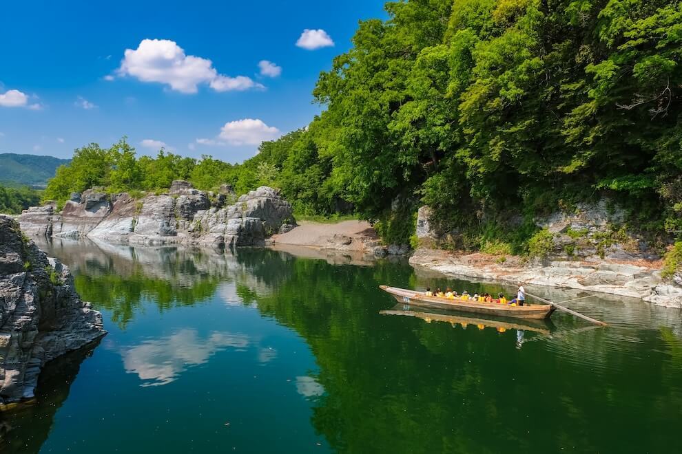 【ドローンの空撮】資格・許可や空撮会社・料金相場・おすすめの機器をご紹介