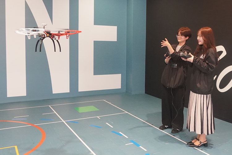 私たちインストラクターが受講生をサポートします！