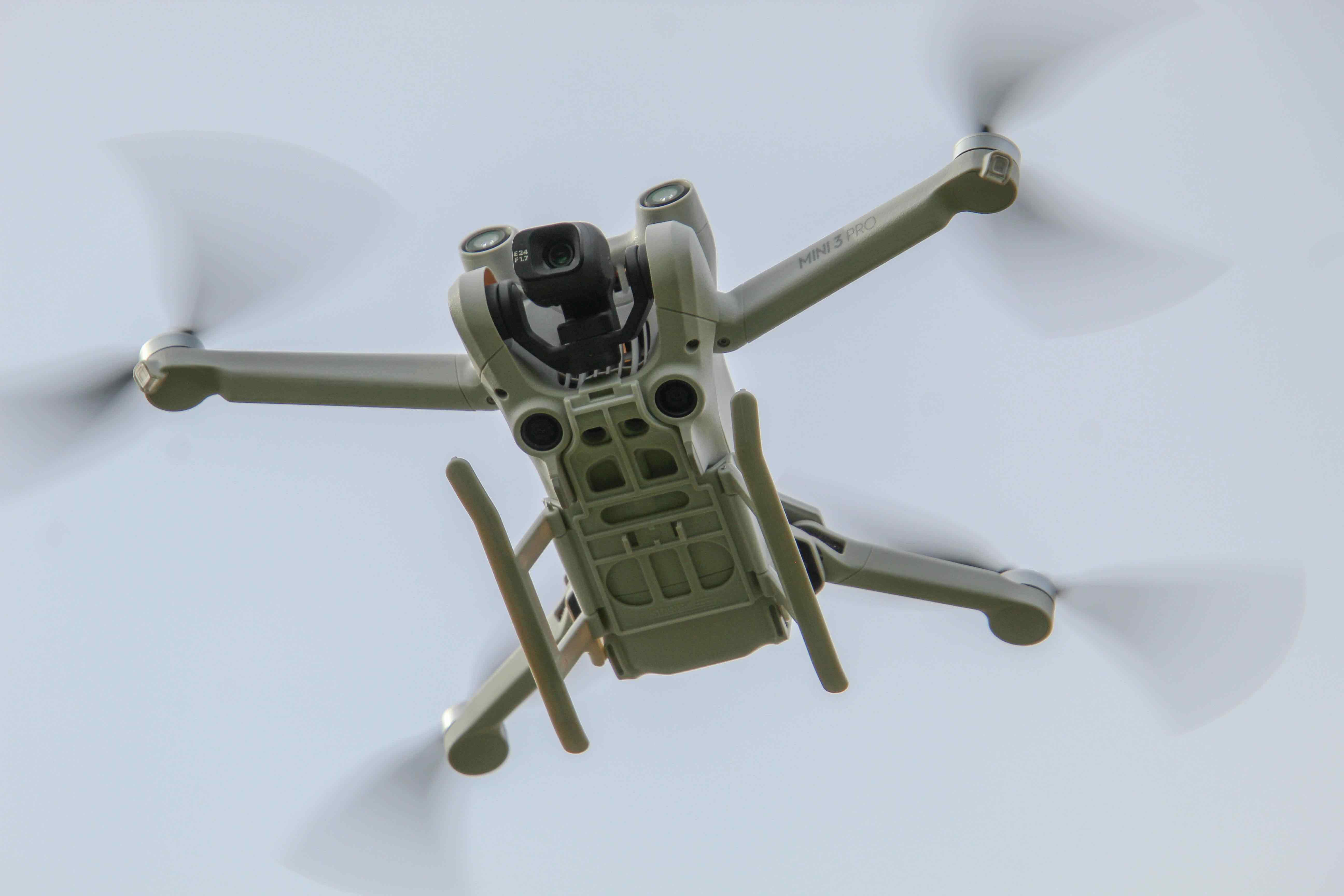 ドローンは仕事がない？将来性・副業・求人などの実態